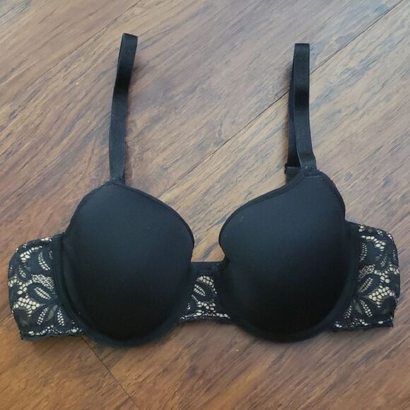 Wacoal Other - Wacoal Black and Cream Lace Bra Size 34B